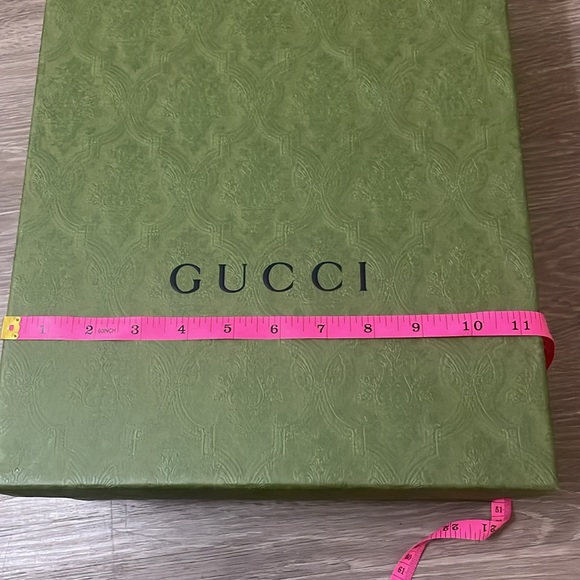 Empty GUCCI Shoe Box - Picture 3 of 8